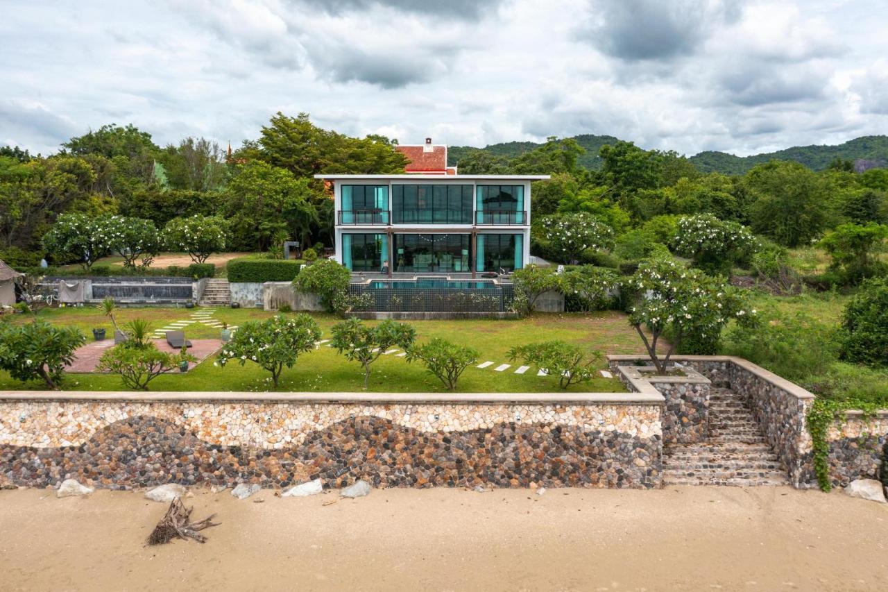 Villaer Beachfront Modern 4 Bedroom Pool - Rv *