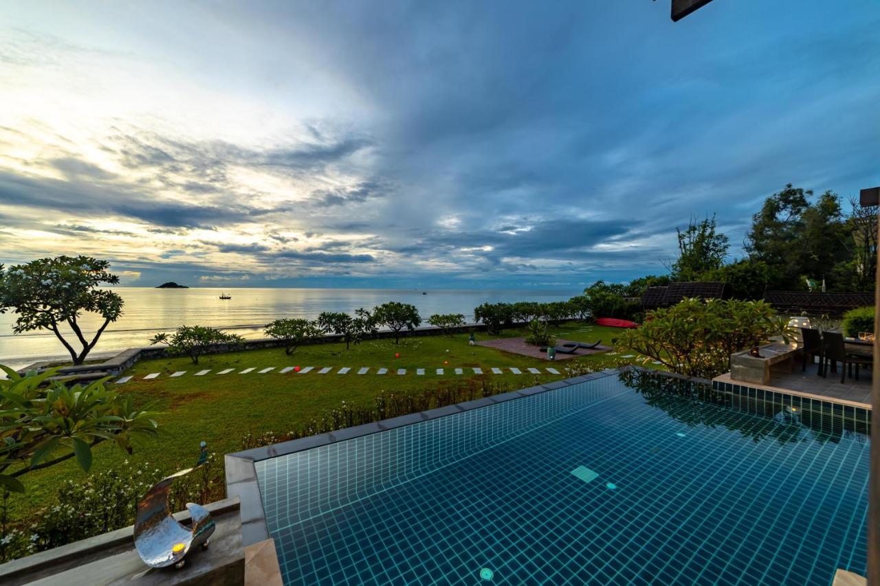Villaer Beachfront Modern 4 Bedroom Pool - Rv Hua Hin